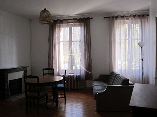 Location Appartement 2 pièces 42m² FONTENAY LE COMTE 85200 - Photo 1