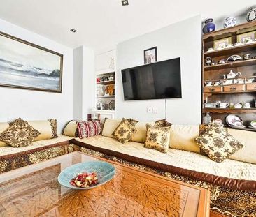 Tooting Broadway, London, SW17 - Photo 1