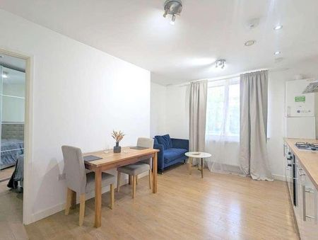 Staines Road, Feltham, TW14 - Photo 4