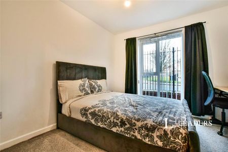 2 bedroom flat to rent - Photo 4