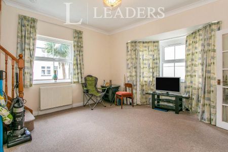 2 bedroom end of terrace house to rent - Photo 4