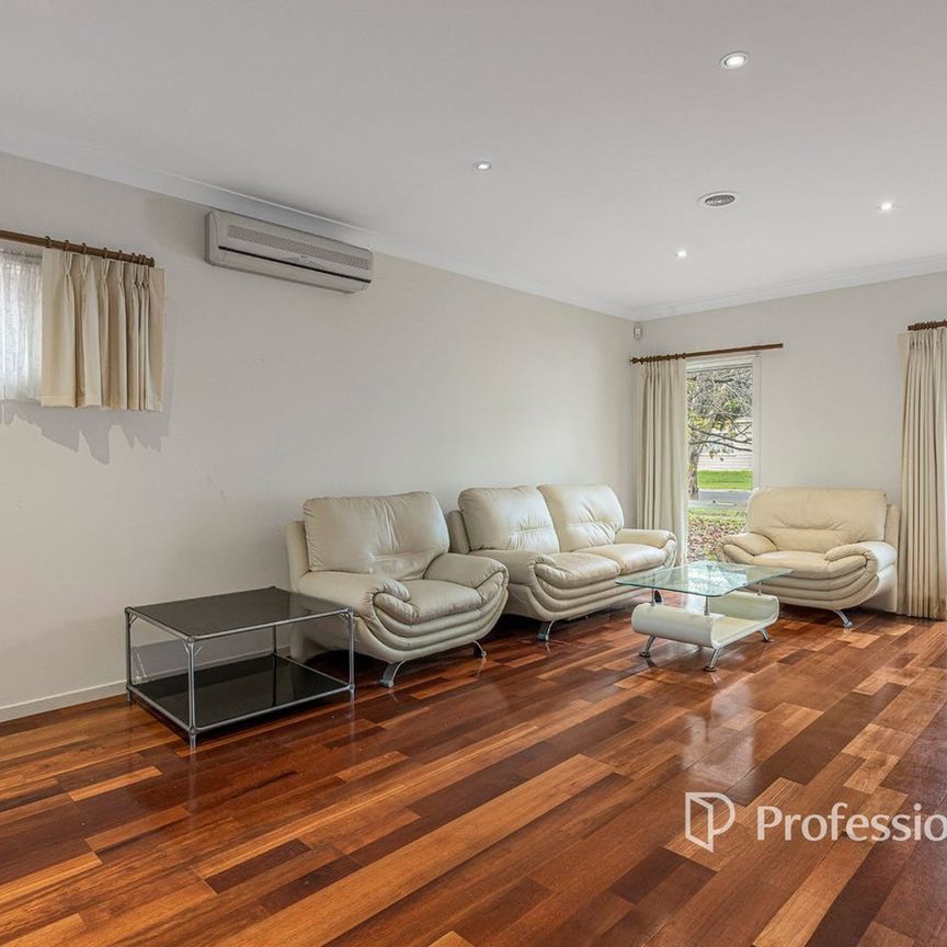 Spacious Family Home in Glen Waverley - Photo 1