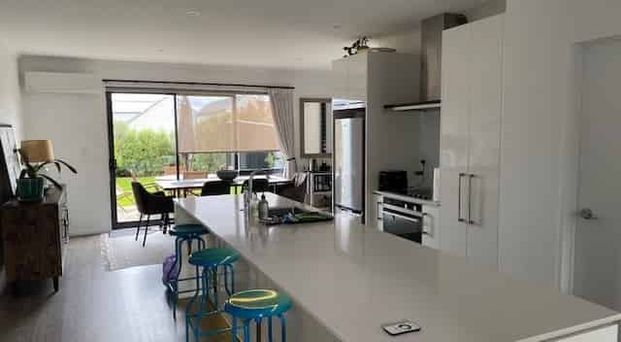 Fantastic in Hobsonville! - Photo 1
