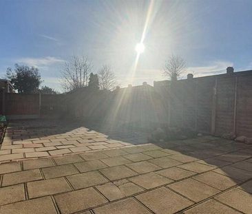 4 bedroom terraced house to rent - Photo 4