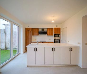 Totaal gerenoveerde woning te Huur in Zandvoorde met 3 slaapkamers ... - Foto 4