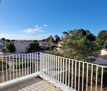 Location Maison 4 pièces 111m² ST JEAN DE VEDAS 34430 - Photo 3