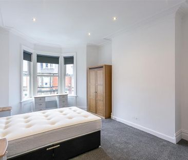 3 bedroom flat to rent - Photo 5
