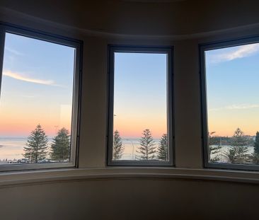 Bondi Beach - Photo 4