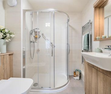 St Andrews Lodge, Chippenham - Photo 6