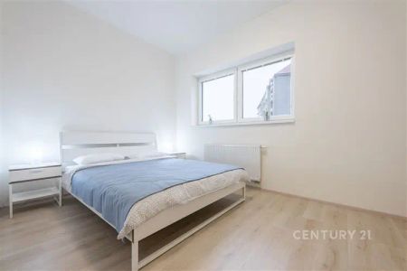 Pronájem bytu 2+kk, 62 m - Fotografie 4