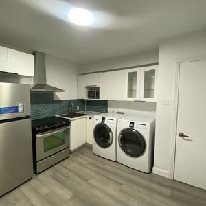 Un Grand 3 1/2 à Louer (Villeray) - Photo 2