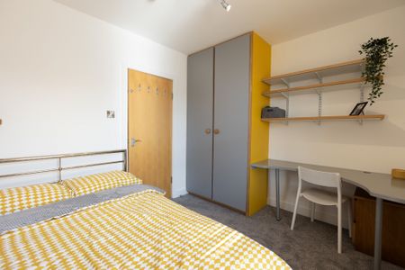 Royal Park View, Hyde Park, Leeds - Photo 2