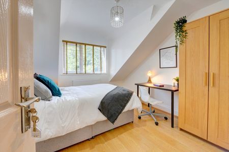 Room in a Shared House, Coombe Street, CV3 - Photo 4