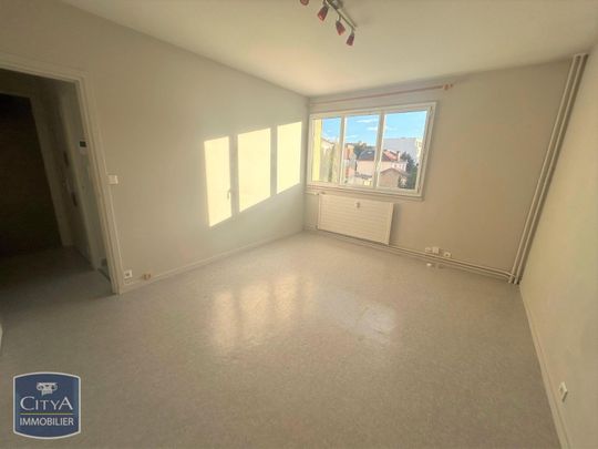 Location Appartement 2 pièces 43m² CHAMALIERES 63400 - Photo 1