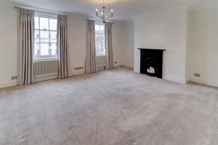 4 BED Town house To rent - Photo 5