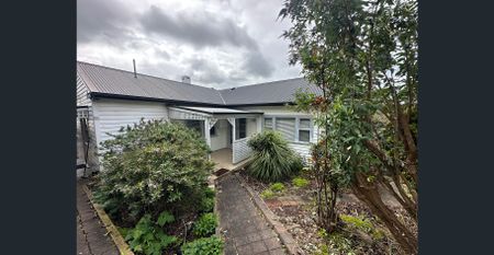 Fully Furnished Home - Upper Burnie - Photo 2