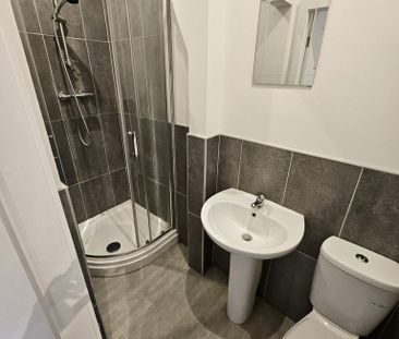 1 bedroom in a house share to rent - Photo 4