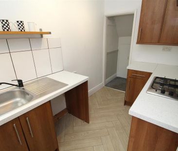 3 bedroom terraced house to rent - Photo 5