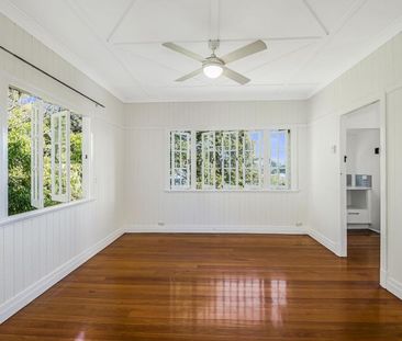3 Bedroom Queenslander in Prime Location - Photo 3