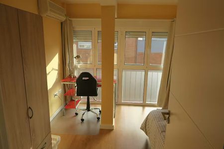 Avenida Santa Cecilia, Sevilla, Andalusia 41010 - Foto 4