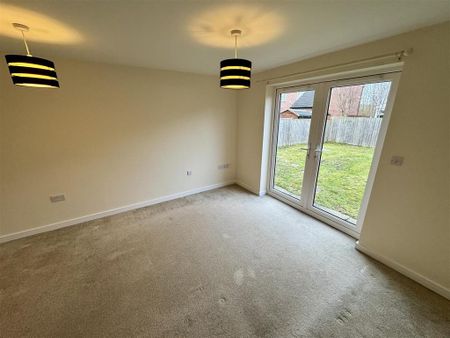 2 bedroom semi-detached house to rent - Photo 5