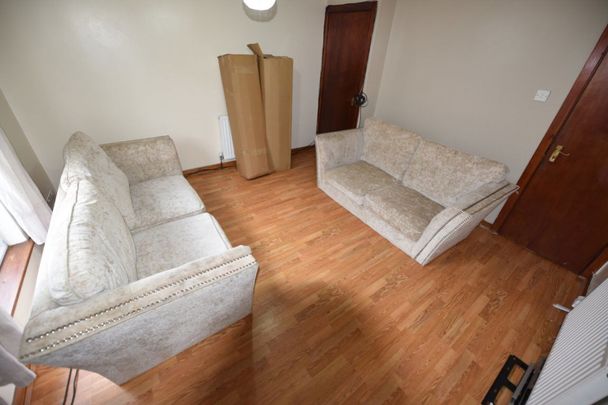 5 bedroom House in Ashville Grove (5 BED), Leeds - Photo 1