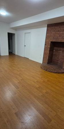 2 bed 1 bath 1200sqft bsmt - Photo 1