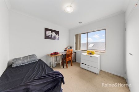 20 Selleck Drive, Point Cook, VIC 3030 - Photo 4