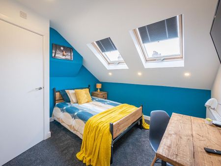 5 bedroom semi-detached house to rent - Photo 4