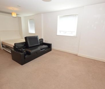 Studio to rent - Photo 2