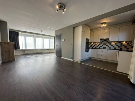 Mooie woning met 3 slaapkamers, garage en tuin - Photo 2