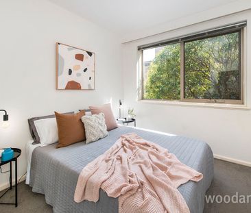 Bright and Versatile Apartment in Prime Hawthorn Location - Photo 5