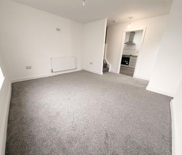 House - Semi-Detached For Rent Ystrad Road, Pentre - Photo 3