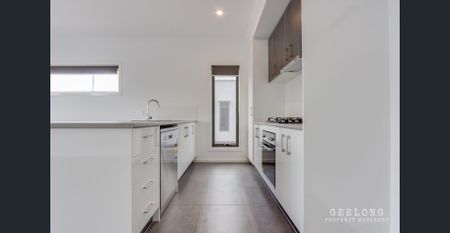 Stylish & Spacious Three Bedroom Townhouse (Check Out My 3D Tour) - Photo 5