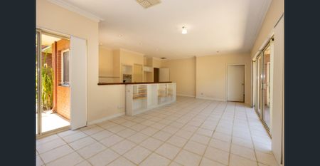 CENTRAL LOCATION - Photo 3