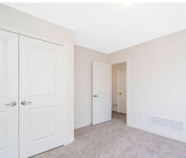 For Lease - 33 Queenpost Drive, Brampton, Ontario - Photo 5