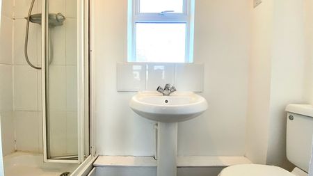 Steven Close - Photo 2