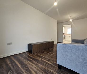 Tame Close - Photo 4