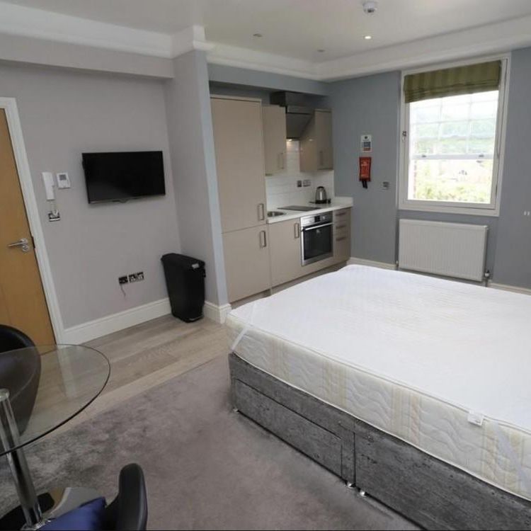 Studio to rent - Photo 1