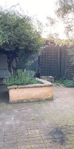 Conveniently located home in the heart of Brunswick - Photo 3