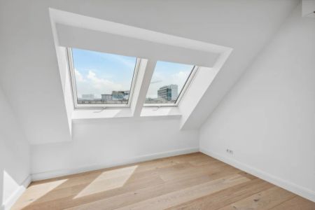 Neubau Erstbezug. Luxuriöses Wohnen auf 260 m² mit atemberaubender Dachterrasse - Foto 3