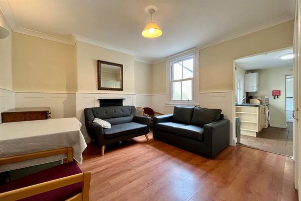 3 bedroom terraced house to rent - Photo 1