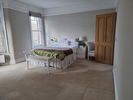 4 Bed Terraced House, Wimbledon Park Road, SW18 - Photo 4