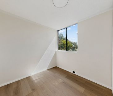 Fully renovated apartment in the heart of Herdsman Parade - Photo 4