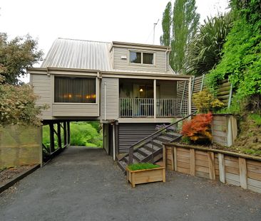 This very tidy two level home offers comfortable and convenient liv... - Photo 2