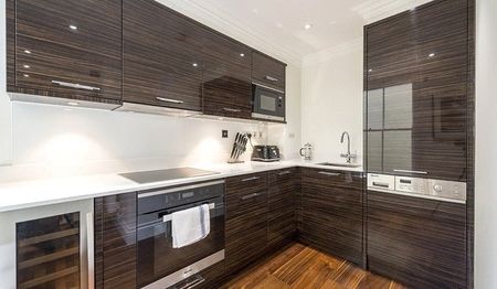 1 bedroom conversion flat with 1 reception and 1 bathroom in Kensington Gardens Square, W2 - Photo 4