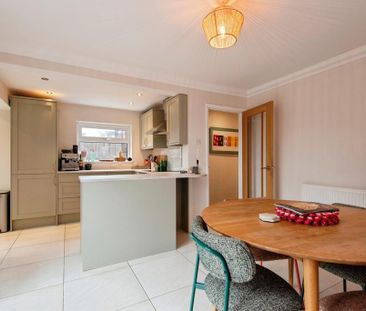 3 bedroom semi-detached house to rent - Photo 6