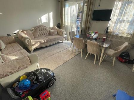 1 Bedroom Flat To Let - Photo 4