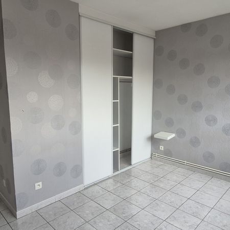 Location Appartement 2 pièces 52m² COURRIERES 62710 - Photo 4