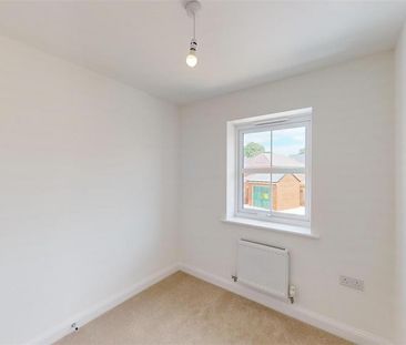 3 bedroom semi-detached house to rent - Photo 6